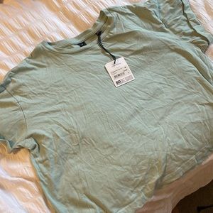 Deadpan green crop tee NWT